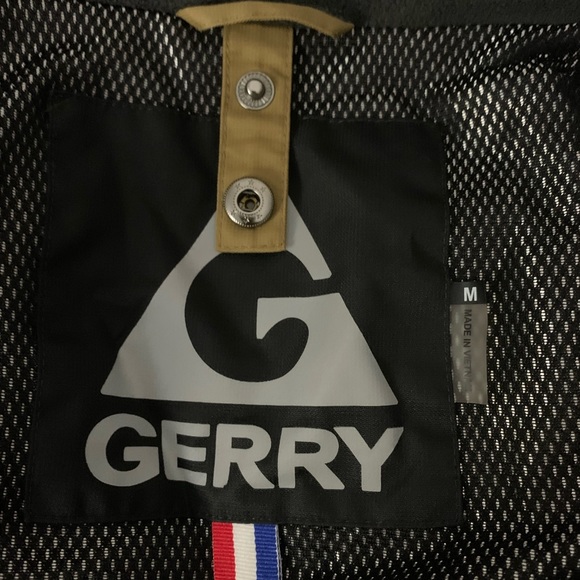 Gerry Shell Jacket - Perfect Outer Layer for Snowboarding/Skiing - Picture 4 of 8